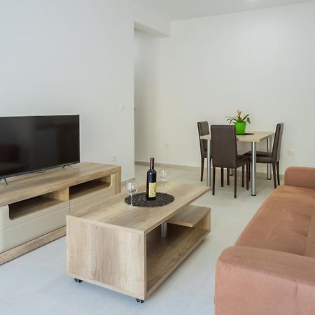 Grejm Lux Family Apartments Petrovac Ngoại thất bức ảnh