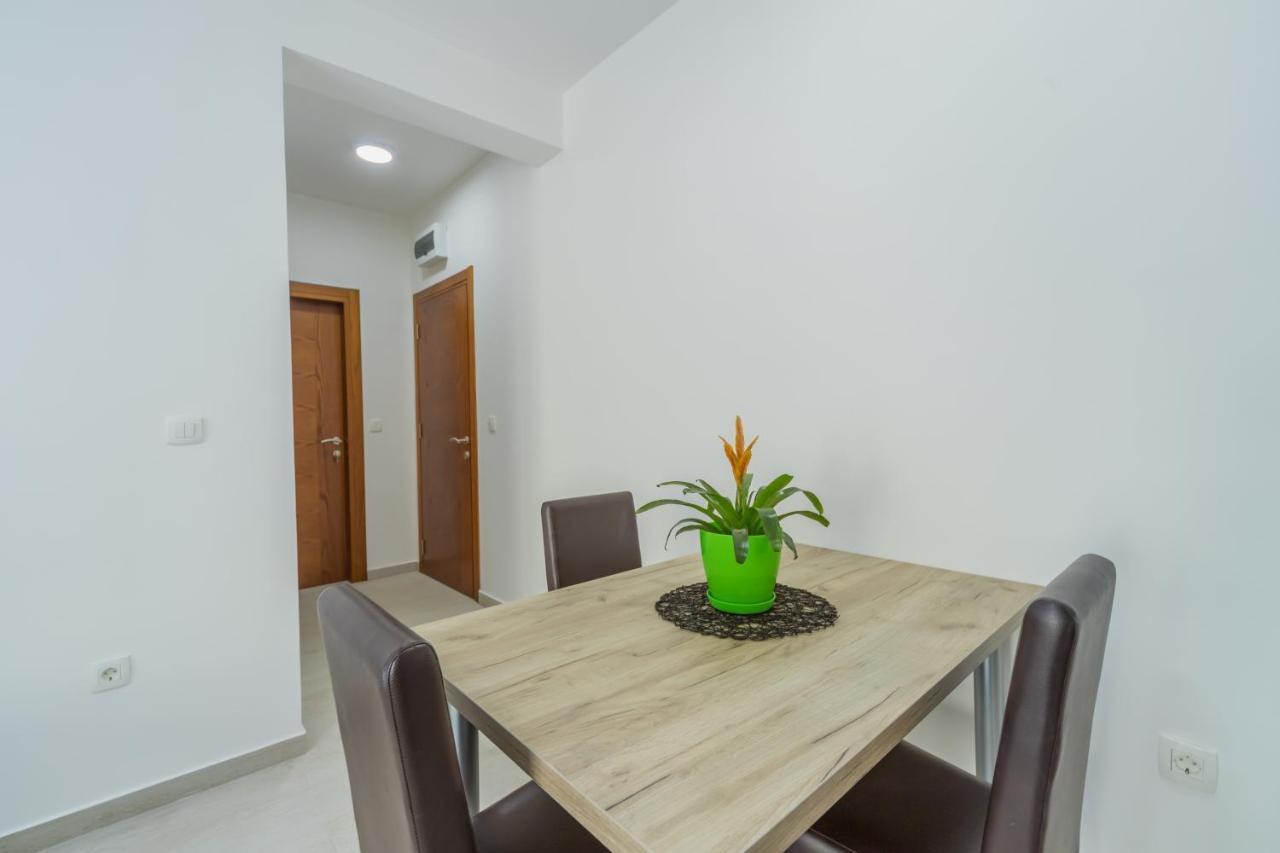 Grejm Lux Family Apartments Petrovac Ngoại thất bức ảnh