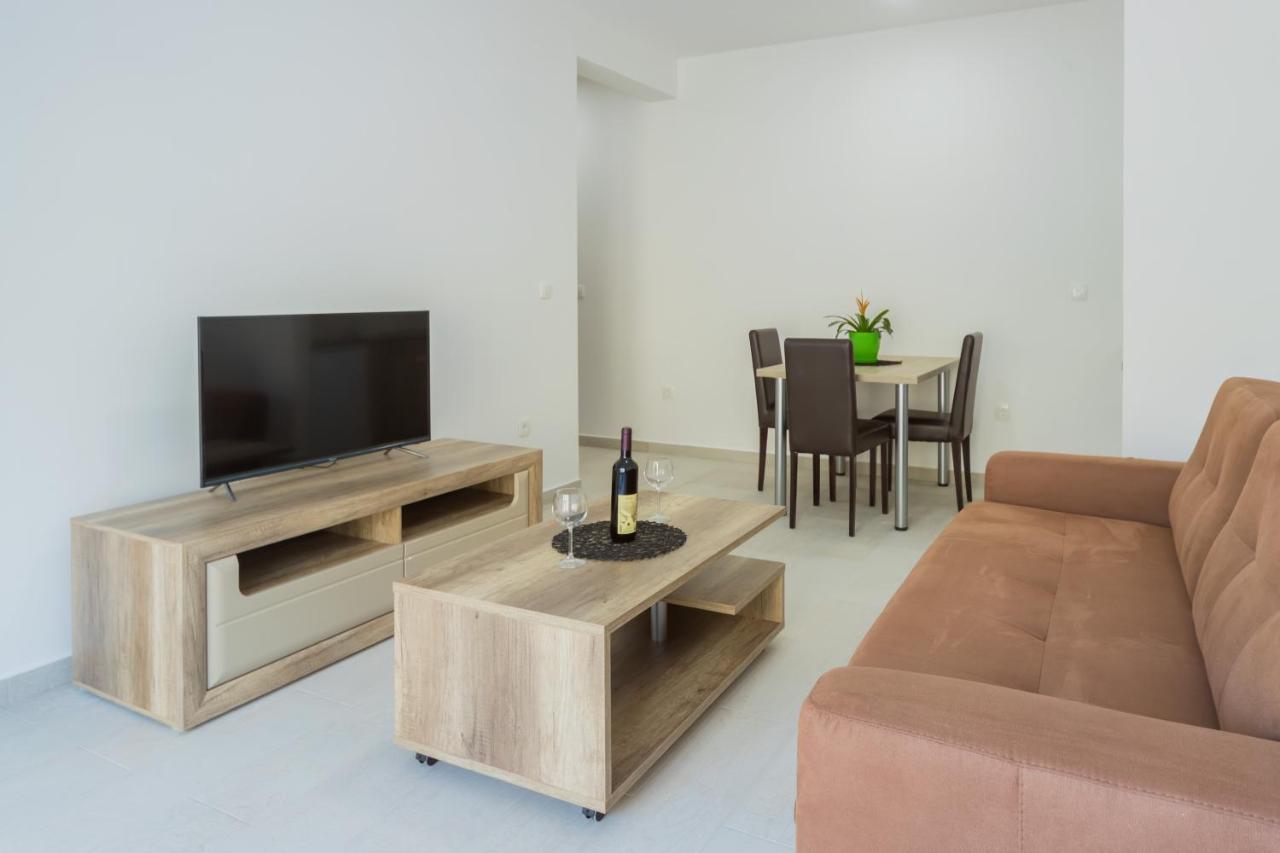 Grejm Lux Family Apartments Petrovac Ngoại thất bức ảnh