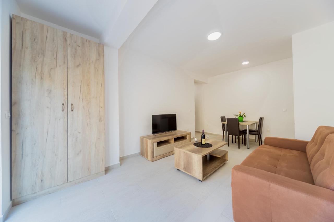 Grejm Lux Family Apartments Petrovac Ngoại thất bức ảnh